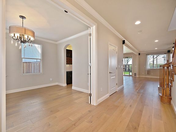 4th image of 3841 Prosser St