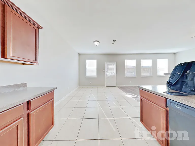 4821 Cedar Springs Dr — Photo 5