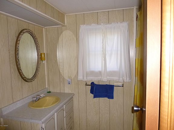 5th image of 37 Twin Ponds Ln
