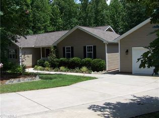 8206 Springdale Meadow Ct, Stokesdale, NC 27357