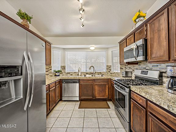 5th image of 2670 W Bensbrook Pl