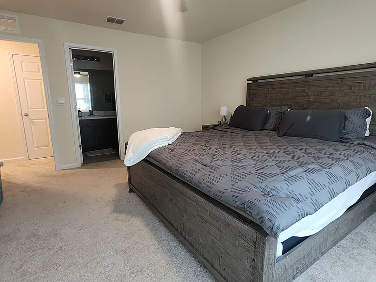37 Temple Dr — Photo 14