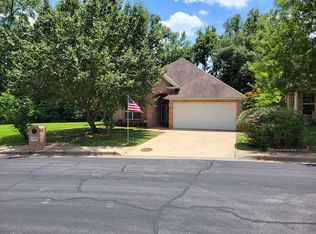 5802 Cross Creek Cir, Tyler, TX 75703