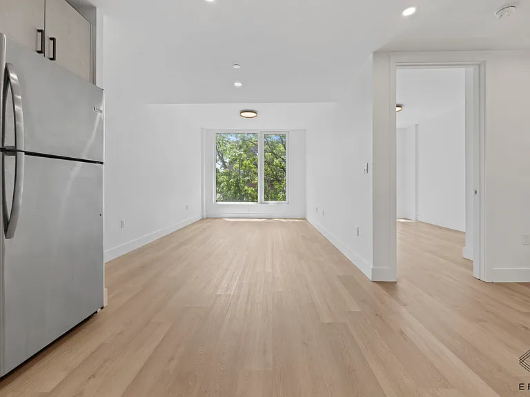 2045 Ocean Ave #505 — Photo 6