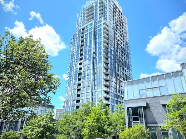 18 Graydon Hall Dr #1110, Toronto, ON M3A 0A4