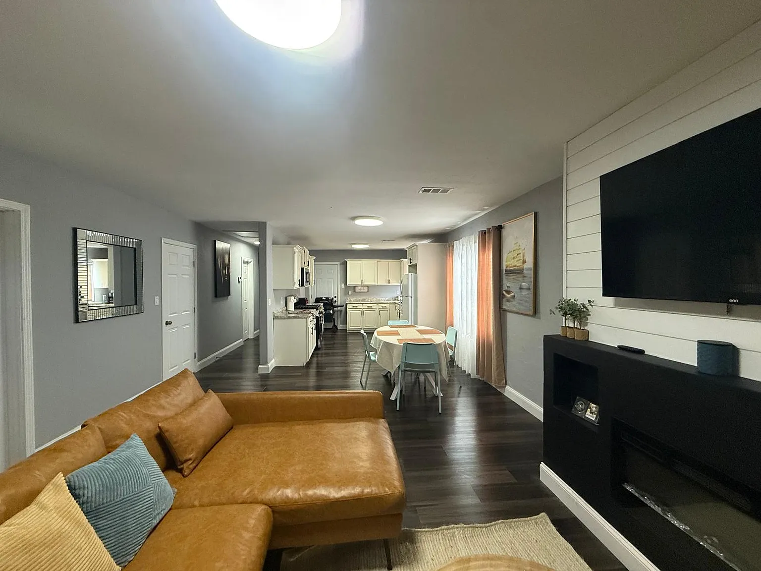 3 bed, 1700 sqft, $3,800 — Photo 2