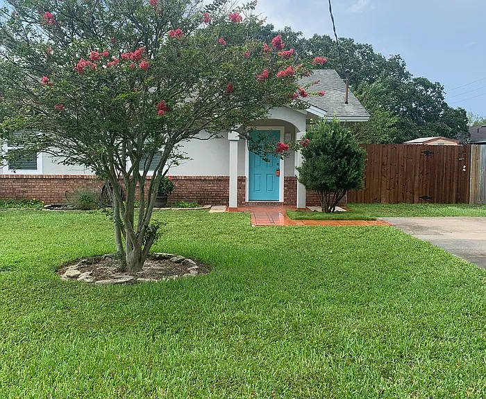 290 Floridian Ave #A — Photo 2