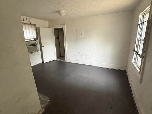 3rd image of 1649 State St W