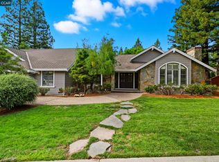 3 Magee Ct, Moraga, CA 94556