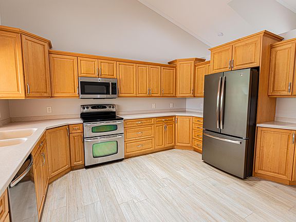 5th image of 465 SW Rosewood Cv