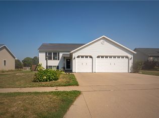 3006 S 8th St, Marshalltown, IA 50158
