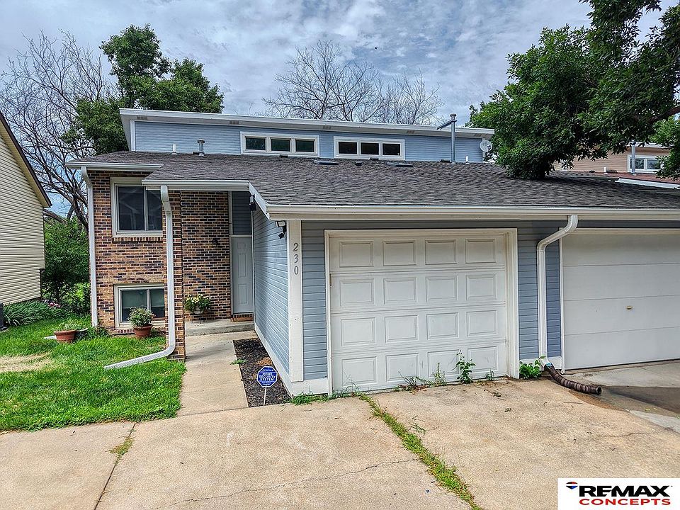 1st image of 230 Parkside Ln