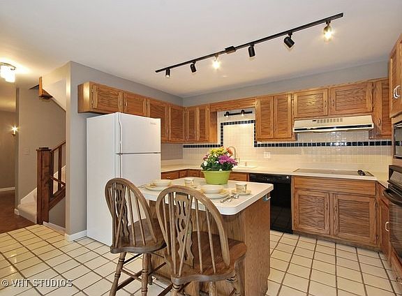 3rd image of 111 Whittington Crse