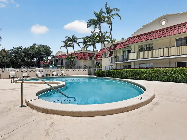 6709 N Kendall Dr #220 — Photo 22