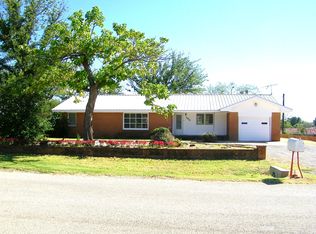 1011 W Custer St, Seymour, TX 76380