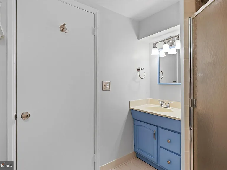 3263 S Stafford St — Photo 30