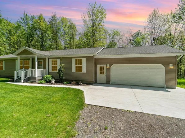 4445 Janice Ln, Beaverton, MI 48612