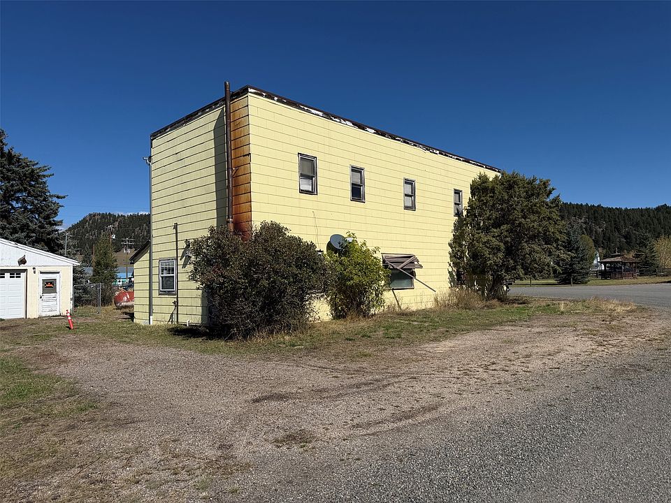 1st image of 104 Main St