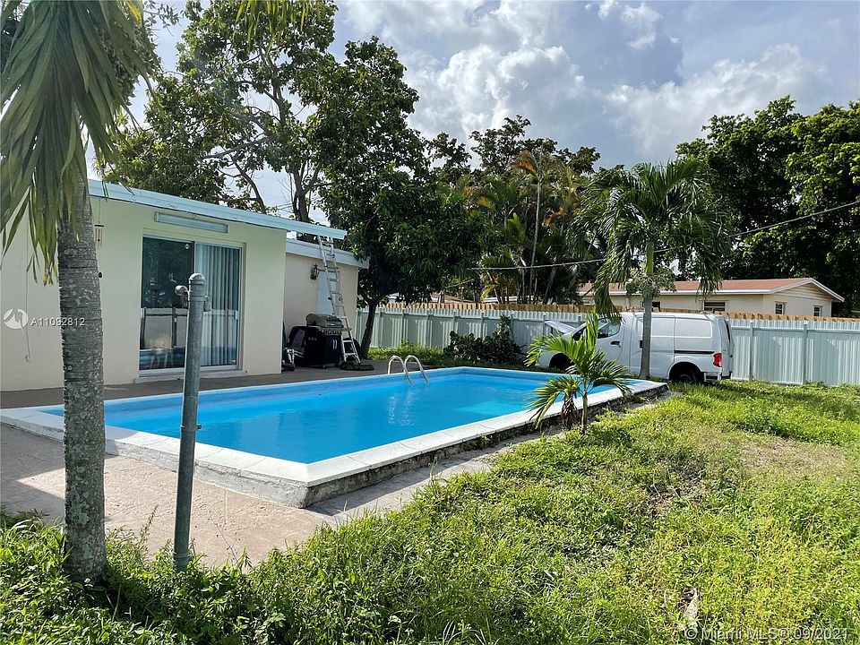 2nd image of 5501 SW 38th Ct