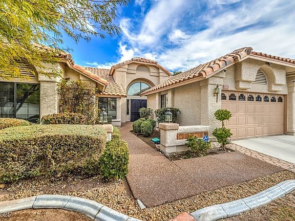 3rd image of 3128 Pelican Beach Dr