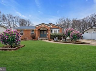 7839 Heritage Dr, Annandale, VA 22003