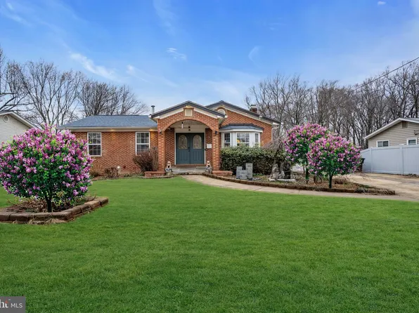 7839 Heritage Dr, Annandale, VA 22003