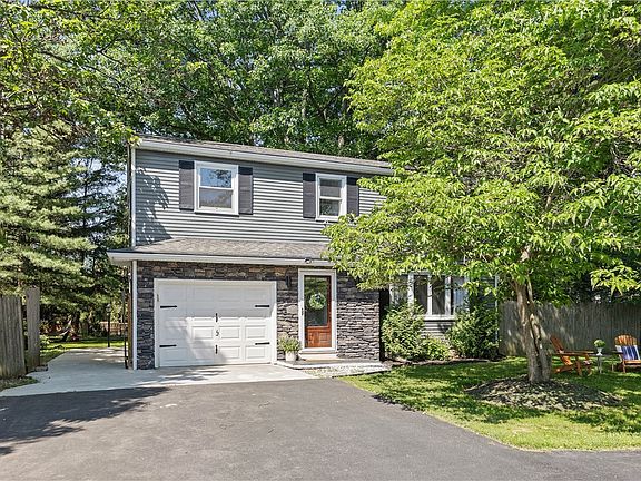 3rd image of 41 Alberta Dr