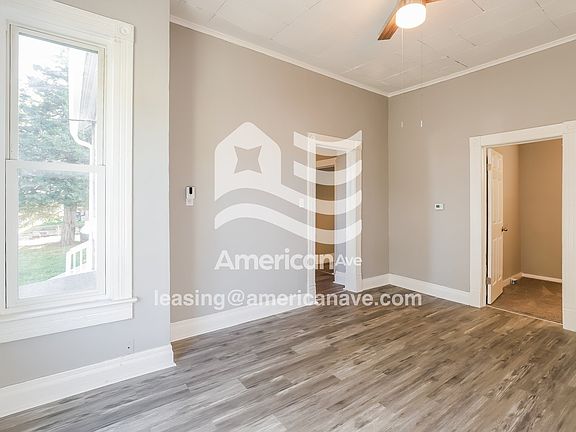 1447003_002_wm_-_living_room_13192615.jpg