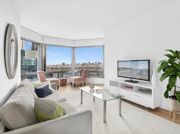 301 West 57th Street 14A image 2 of 7