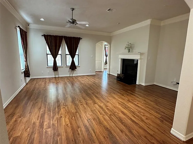 2910 Royal Oaks Grv — Photo 5