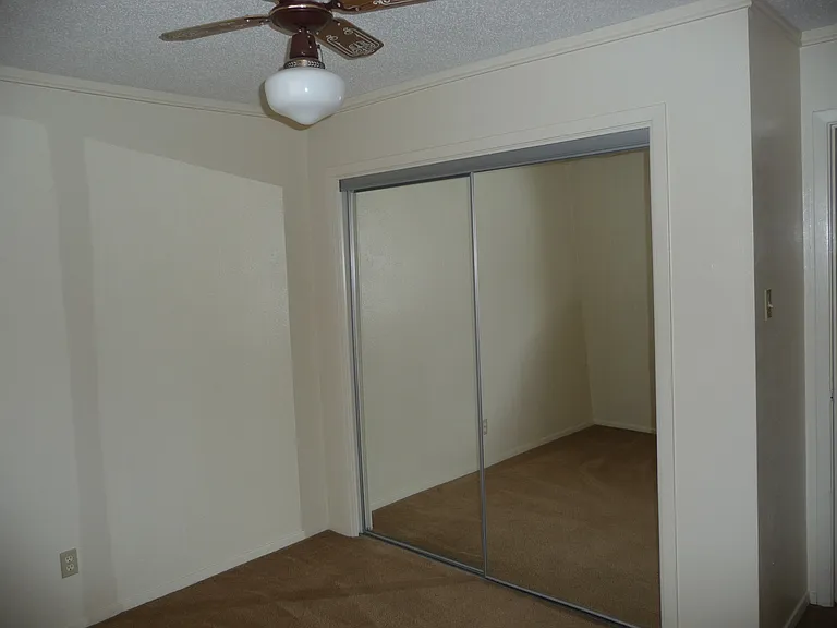2306 Wales Cir #C — Photo 16