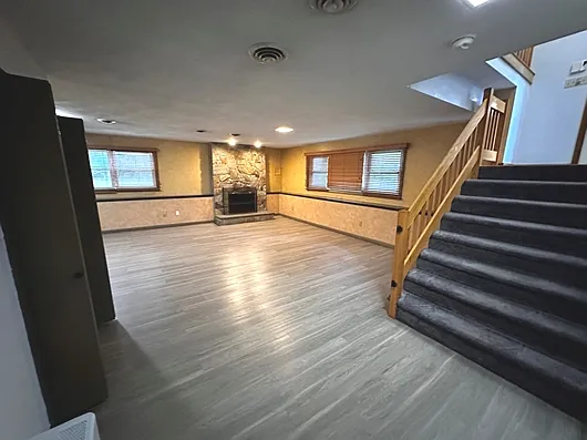 4 bed, 1800 sqft, $4,400 — Photo 2