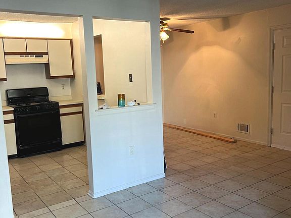 5th image of 91 Iroquois Dr