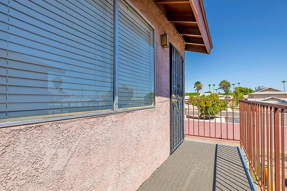 2 bed, $1,025 — Photo 2