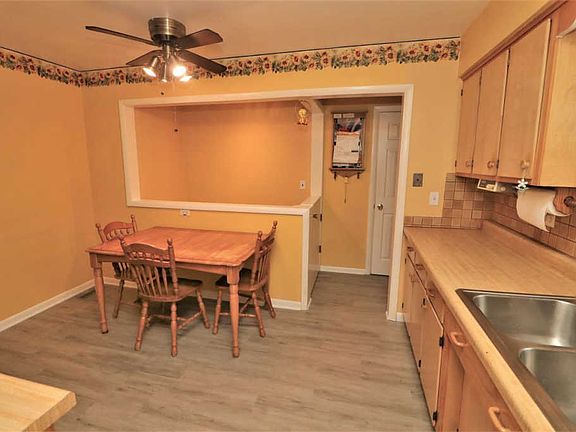 4th image of 4612 Upland Dr