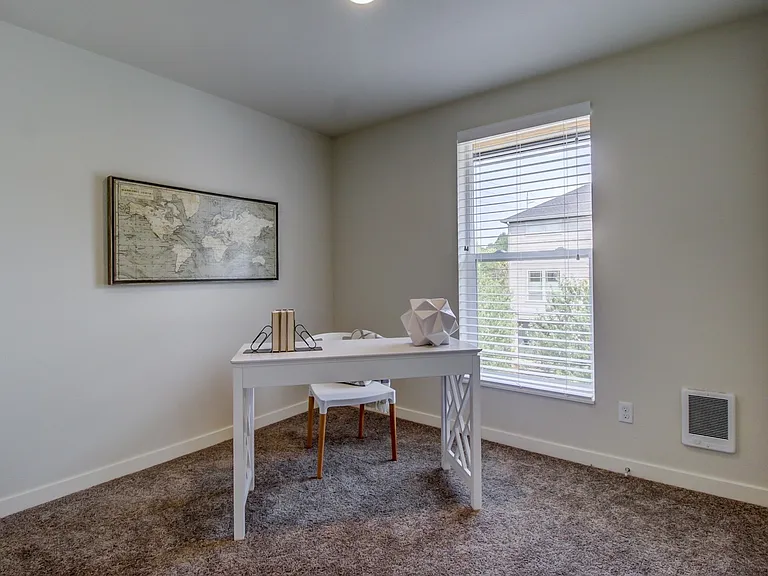 686 SE Spokane St #9 — Photo 9
