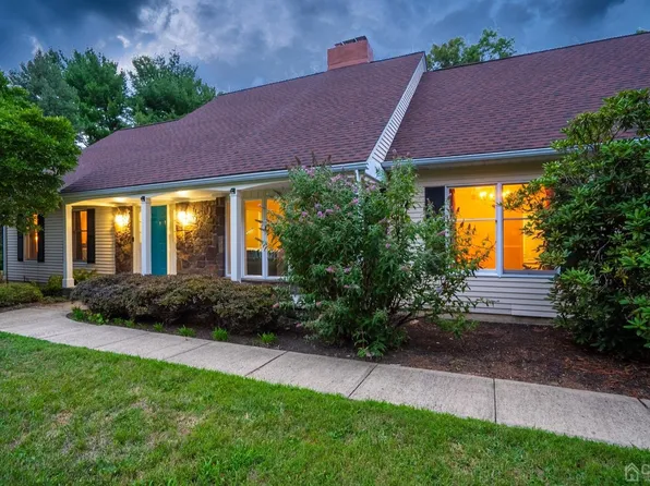 38 Cranbury Neck Rd, Cranbury, NJ 08512