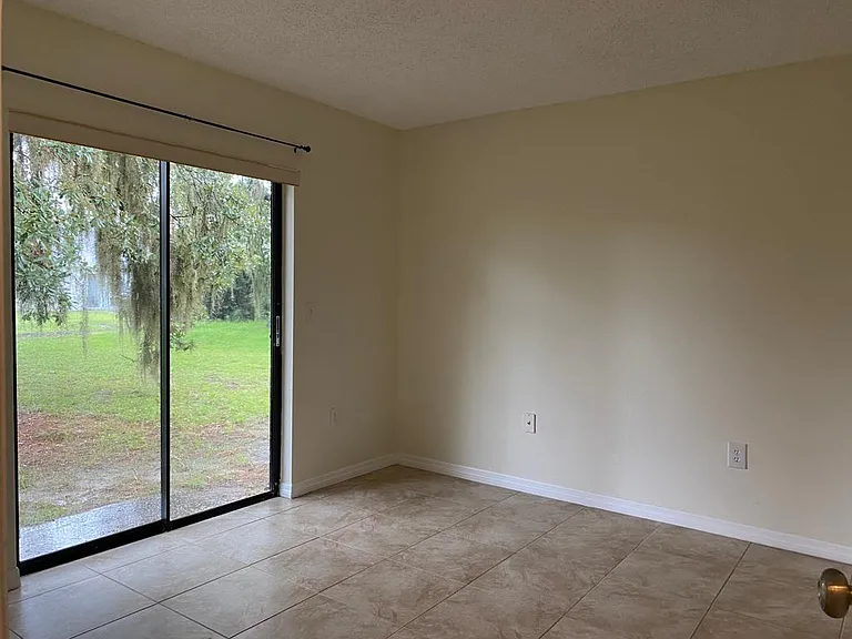 10320 Usher St — Photo 14