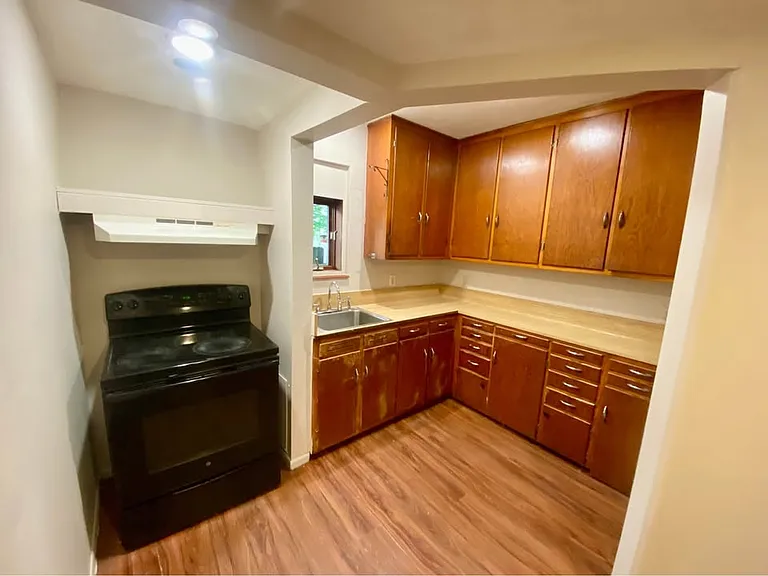 121 Jefferson St #C — Photo 6