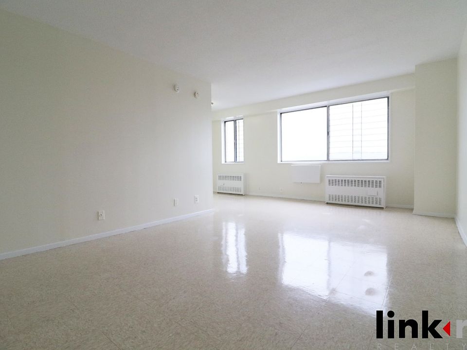 1st image of 40 E Sidney Ave APT 10K