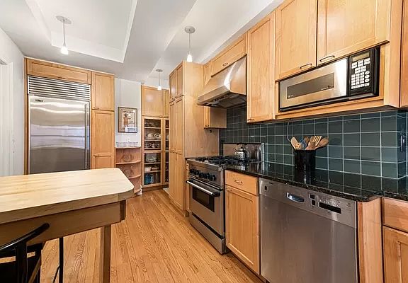 2nd image of 40 E 88th St #7D