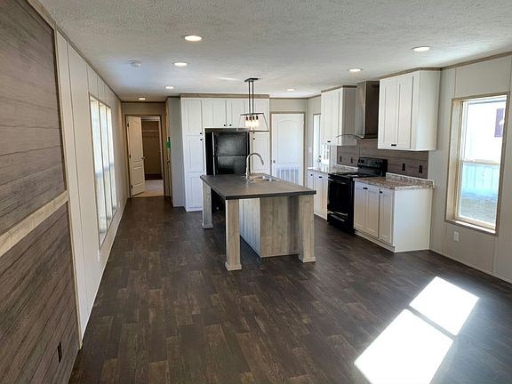 2nd image of 121 Pinto Dr