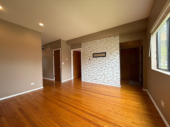 5th image of 5024 N Meade Ave #1