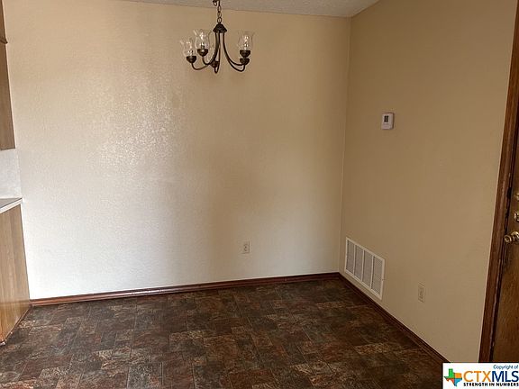3rd image of 1901 Windward Dr