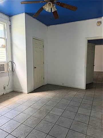 3 bed, 1.0 bath, 949 sqft, $1,295 — Photo 4