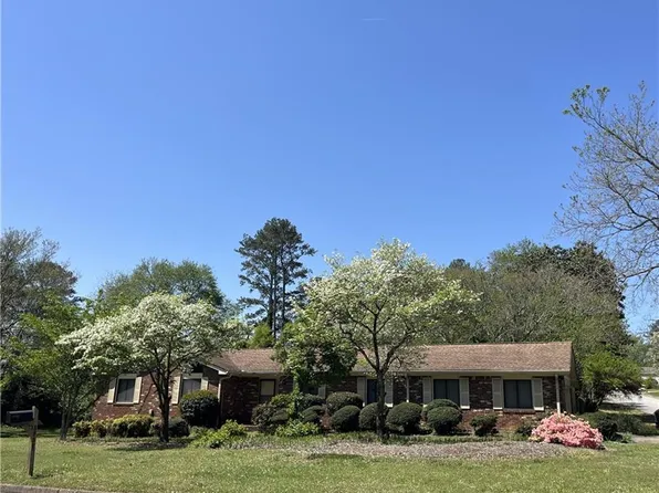 3557 Clubhouse Ln SE, Conyers, GA 30094