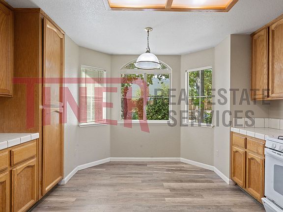 3rd image of 8953 Cedarvillage Dr