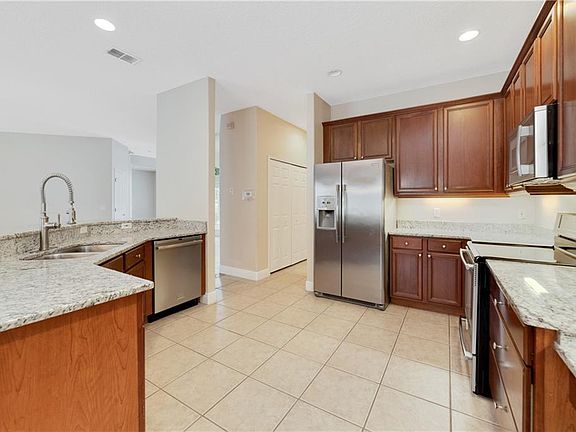 5th image of 375 Baymoor Way