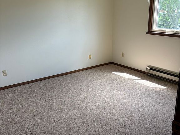 5th image of 433 Meadowridge Cir #8