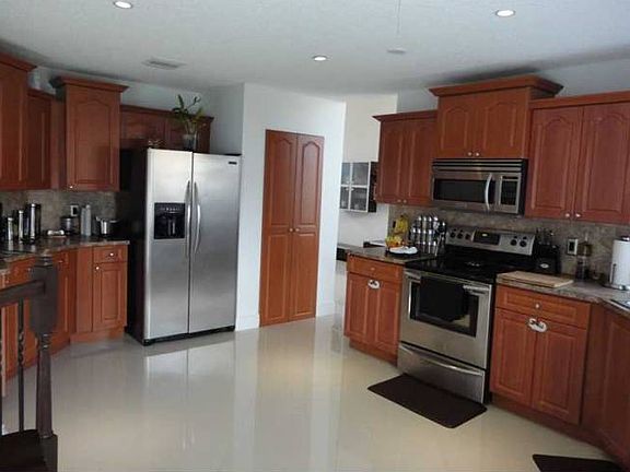 5th image of 18444 NW 9th Ct